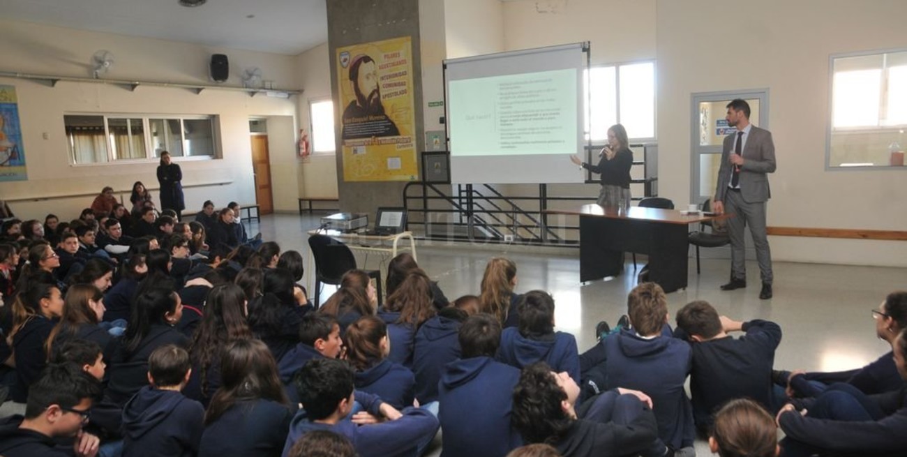 Fiscales encabezaron campaña para la prevención el grooming