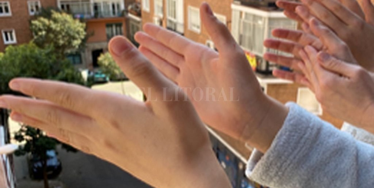 Convocan a un "aplausazo" en apoyo a los profesionales de salud