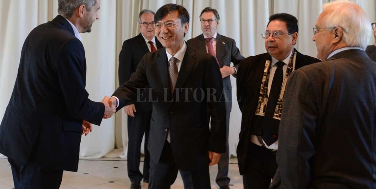 Negociarán un préstamo stand by excepcional