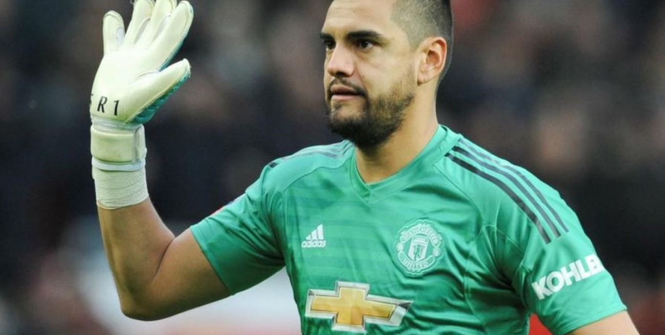 El arquero "Chiquito" Romero tiene una semana para volver a Manchester