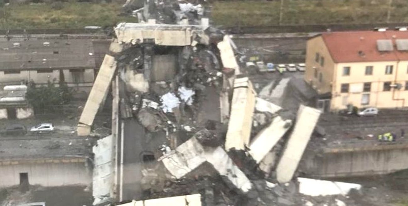 Derrumbe del puente en Génova: suspenden trabajos de bomberos por ruidos extraños