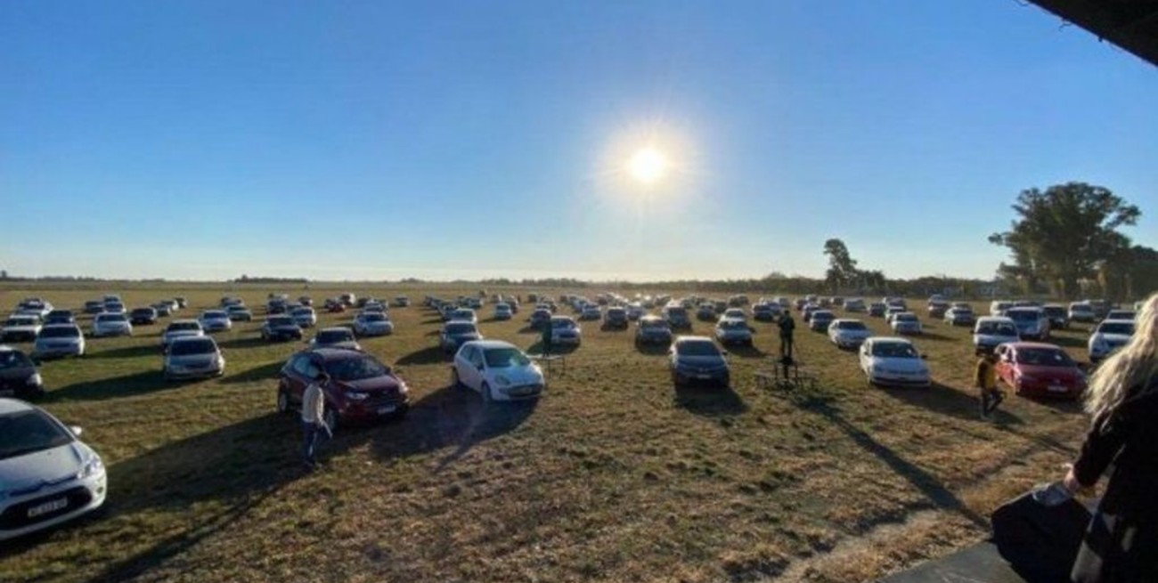 Santa Fe: una iglesia evangélica hizo una auto-misa sin autorización y participaron unas 250 familias