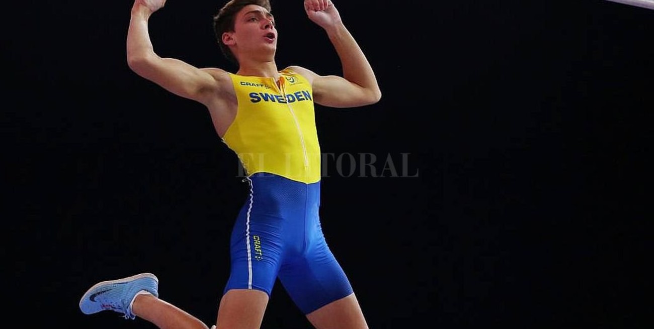 Armand Duplantis batió el récord mundial de salto con garrocha