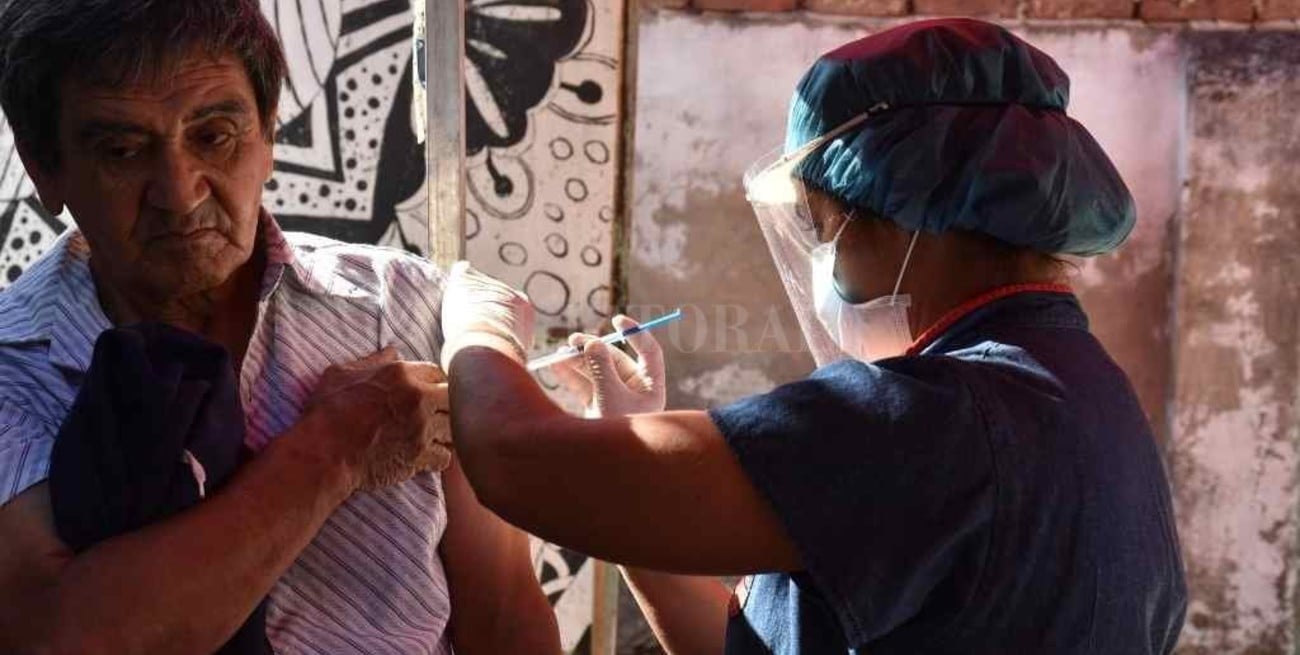 Advierten por el uso político de los resultados de los test de las vacunas contra el Covid