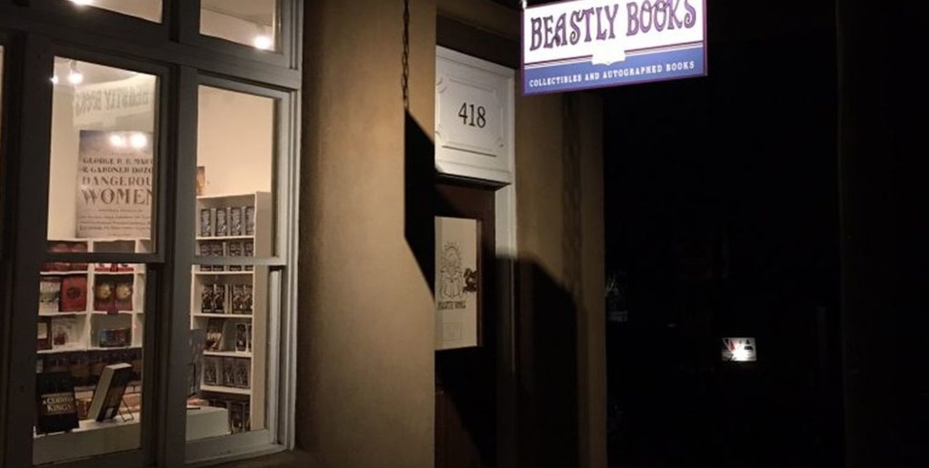 "Game of Thrones": el autor del best seller abrió una librería para fanáticos del género