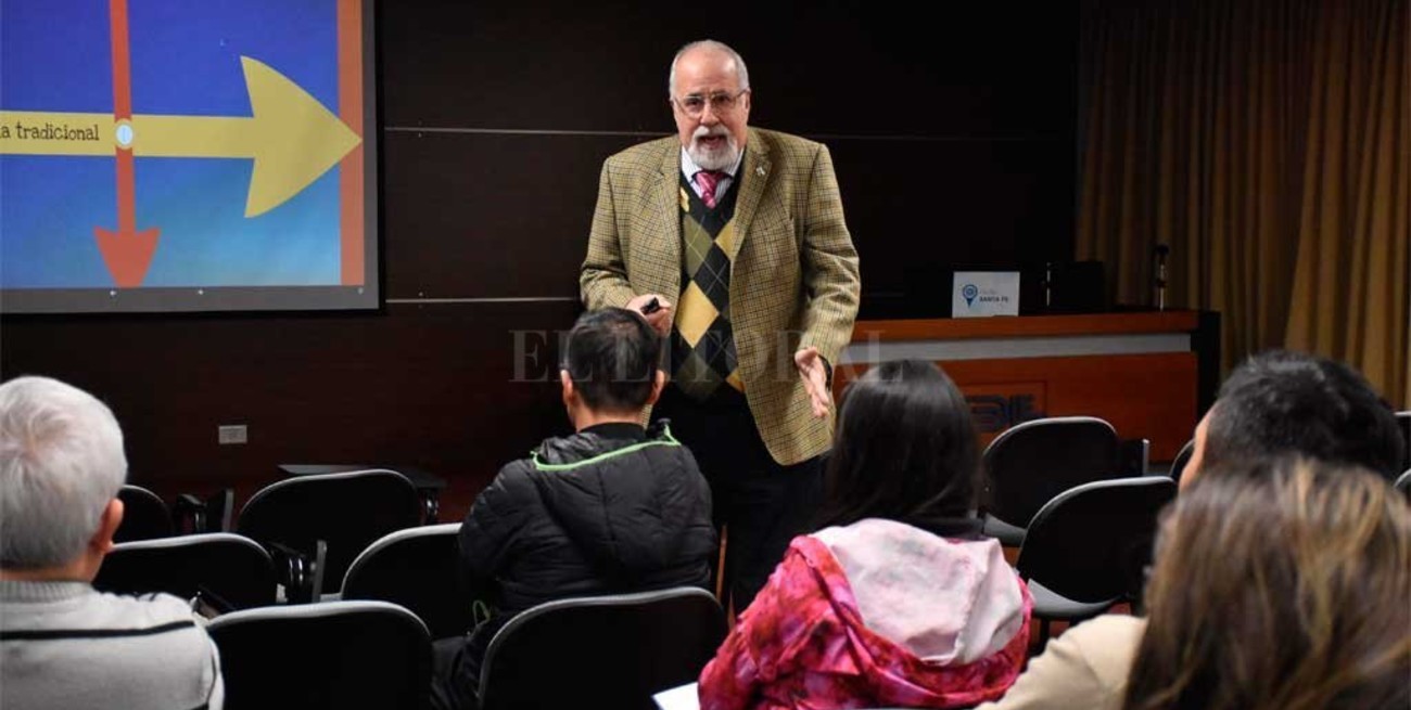 Germán Fernández disertó sobre Emergencias en Santa Fe