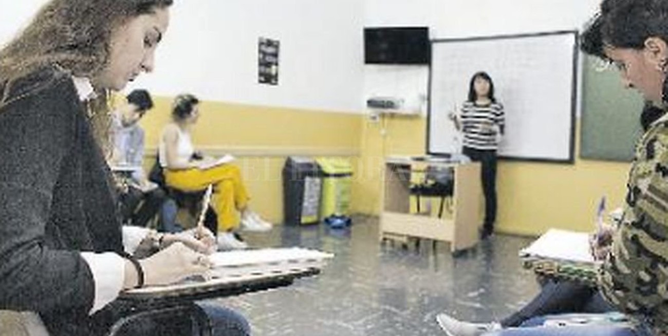 Consultan a los estudiantes