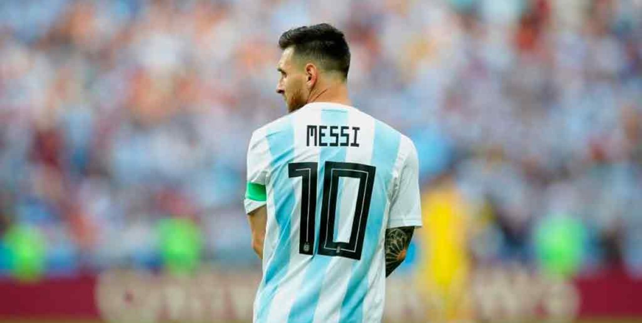 Con la imagen de Messi, el seleccionado argentino de fútbol invita a quedarse en casa
