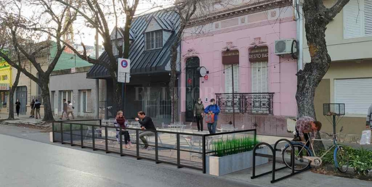 Balcones gastronómicos: proponen que los locales se extiendan a espacios públicos 