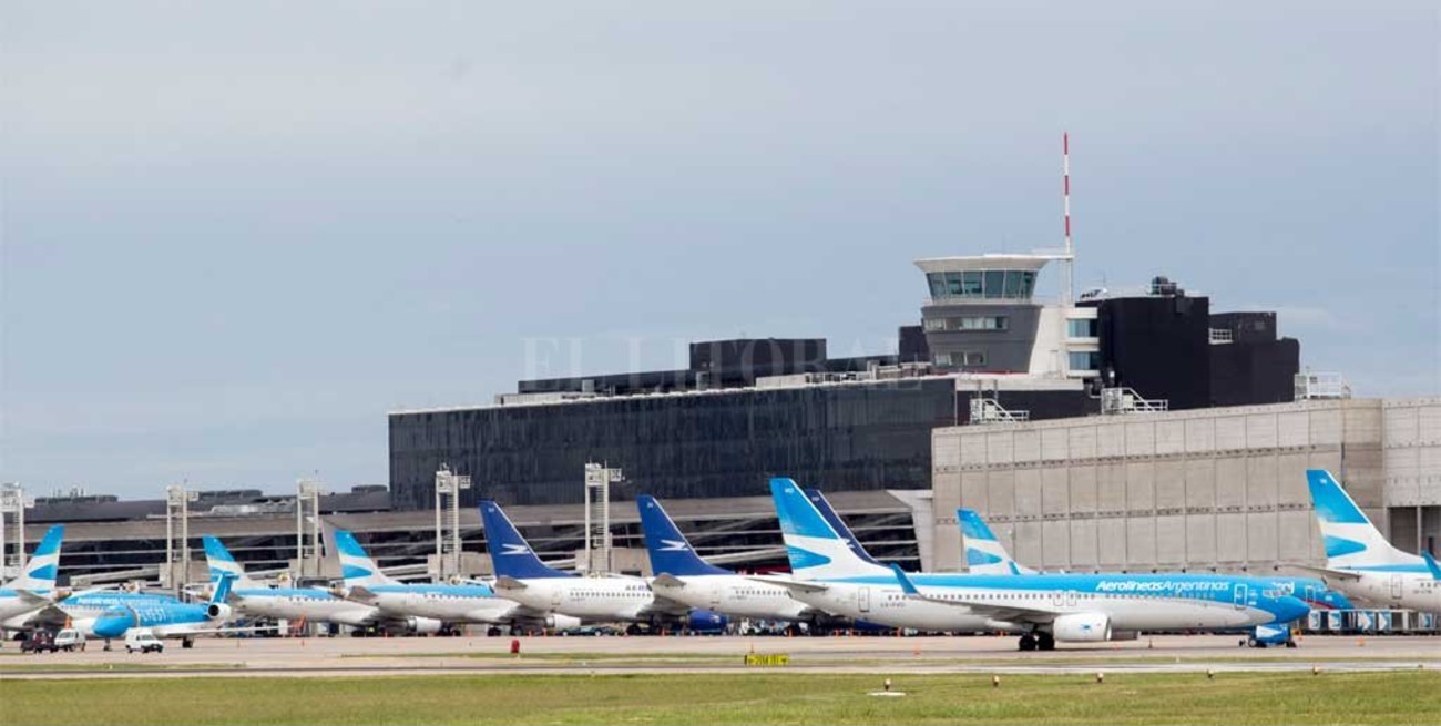 El Gobierno analiza una reducción de los vuelos internacionales