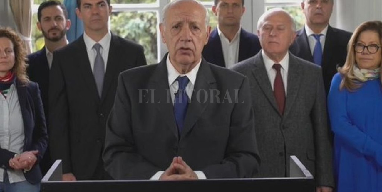 Roberto Lavagna anunció que suspende su campaña por unos días