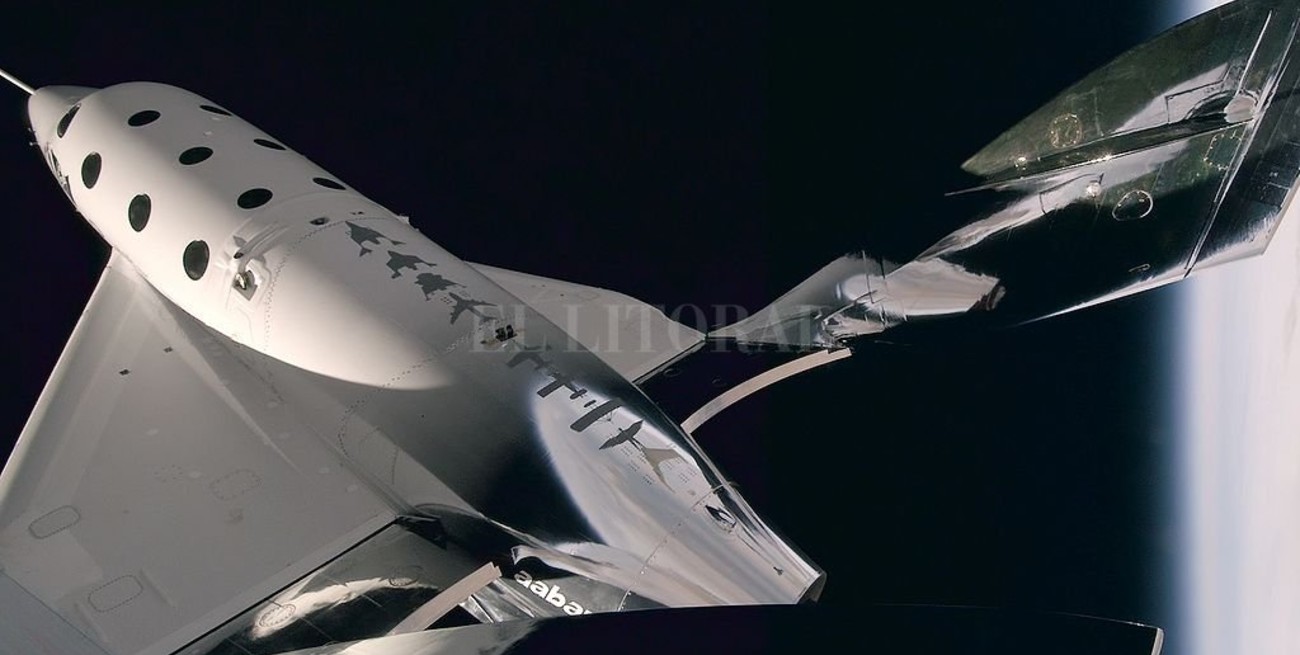 Estiman que "en unas semanas" se realizará el primer vuelo de la nave que llevará turistas al espacio