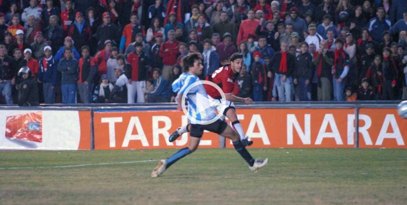 El "pirulazo" de Rivarola a Racing cumple 12 años: mirá el gol