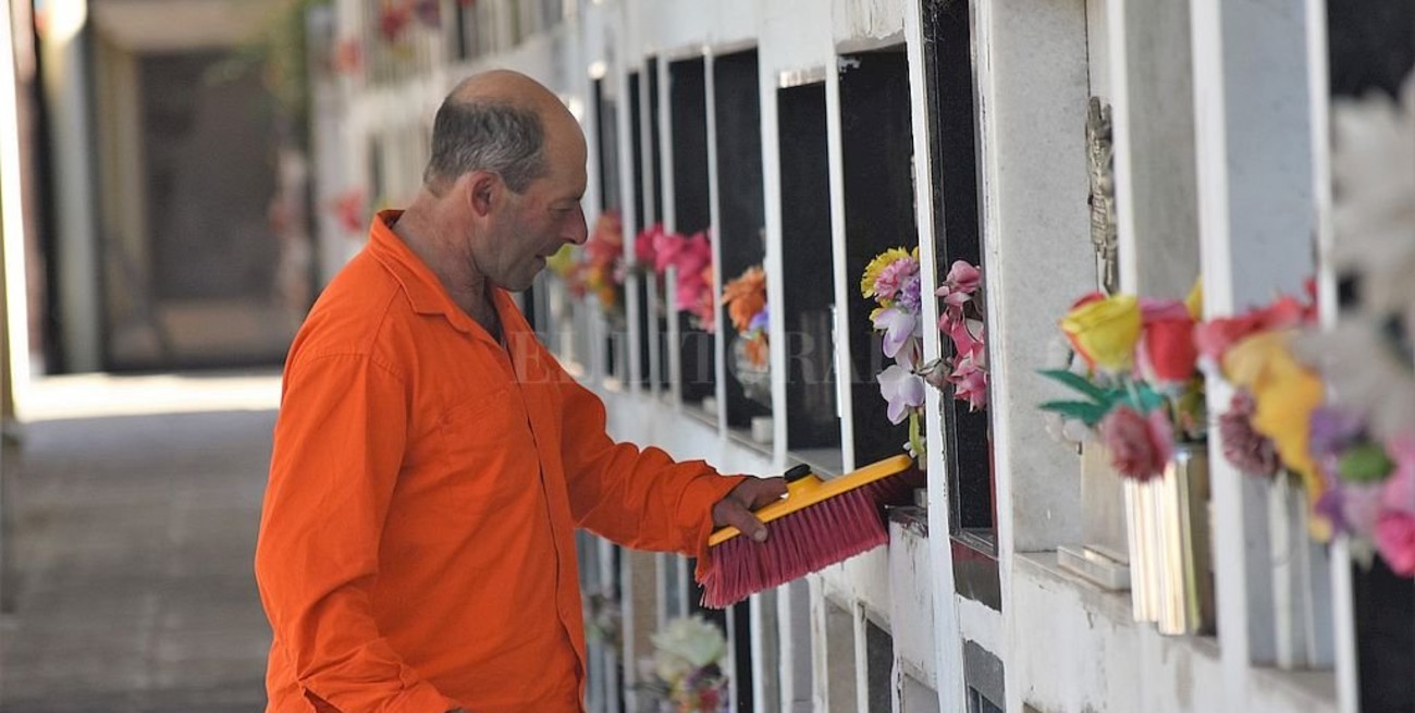 De oficio: sepulturero