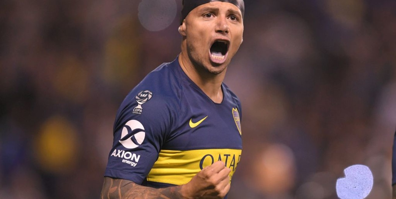 Vélez decidió expulsar como socio a Mauro Zárate