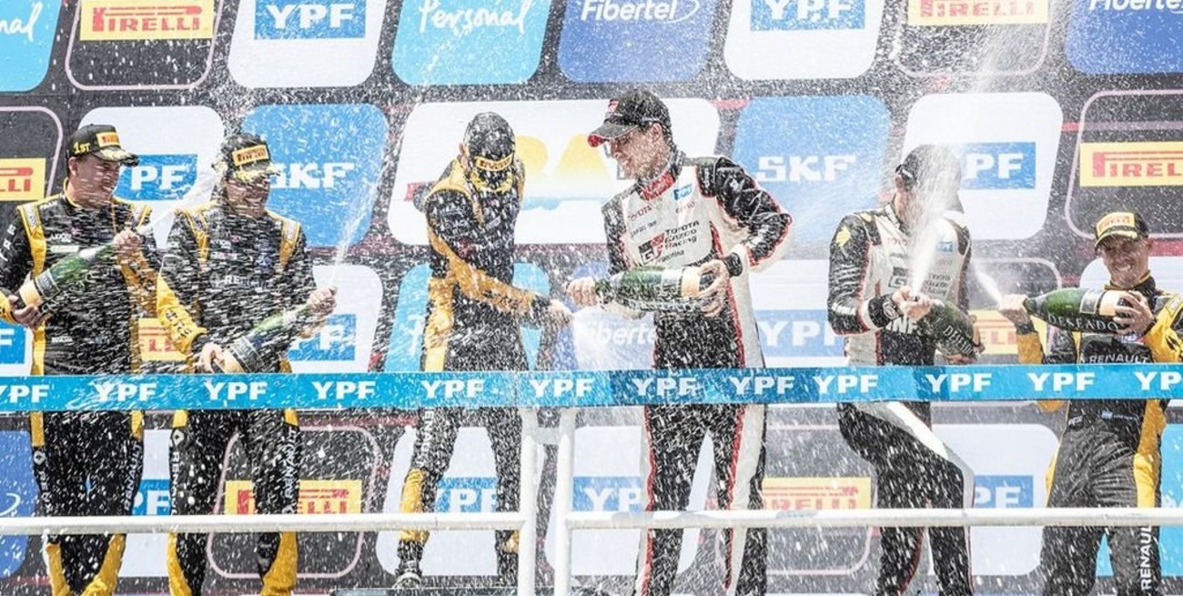 Pernía-Fineschi ganan los 200 kilómetros del Súper TC2000