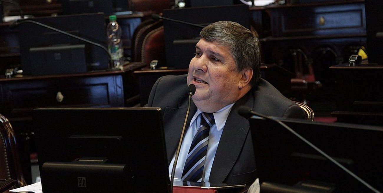 "El Estado está autorizando a matar a una persona" si se aprueba el proyecto, afirmó el senador Mayans