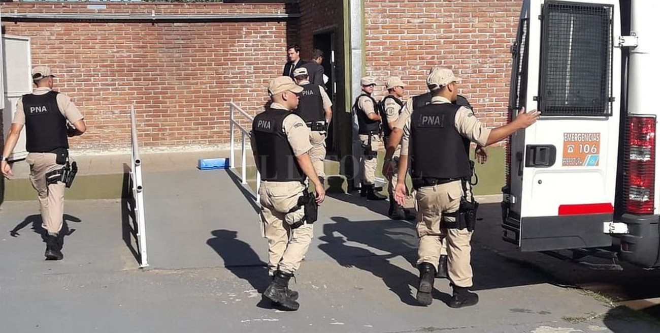 La banda de "La Curandera" muy cerca de sentarse en el "banquillo"