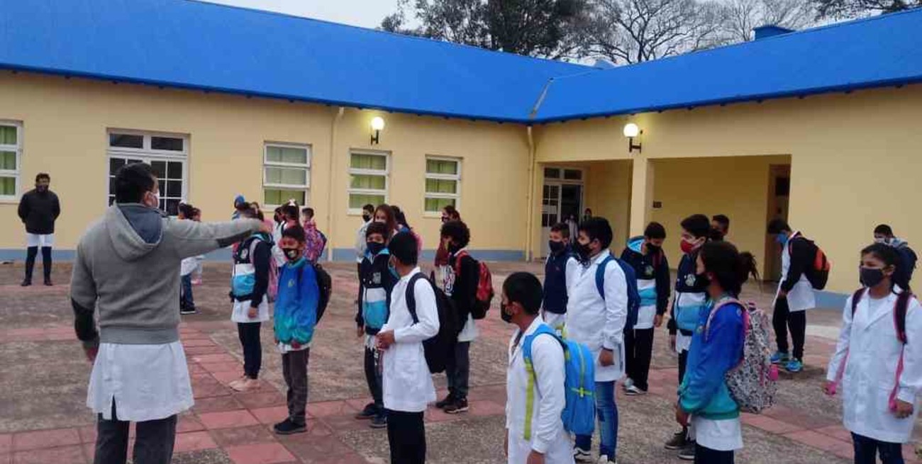 Formosa: más de 50 mil estudiantes retoman las clases en forma semipresencial