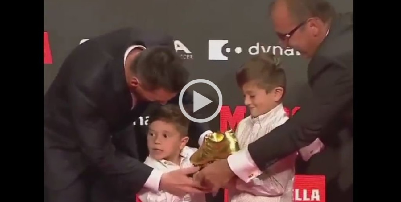 Messi recibió un nuevo Botín de Oro y su hijo Mateo protagonizó un divertido momento