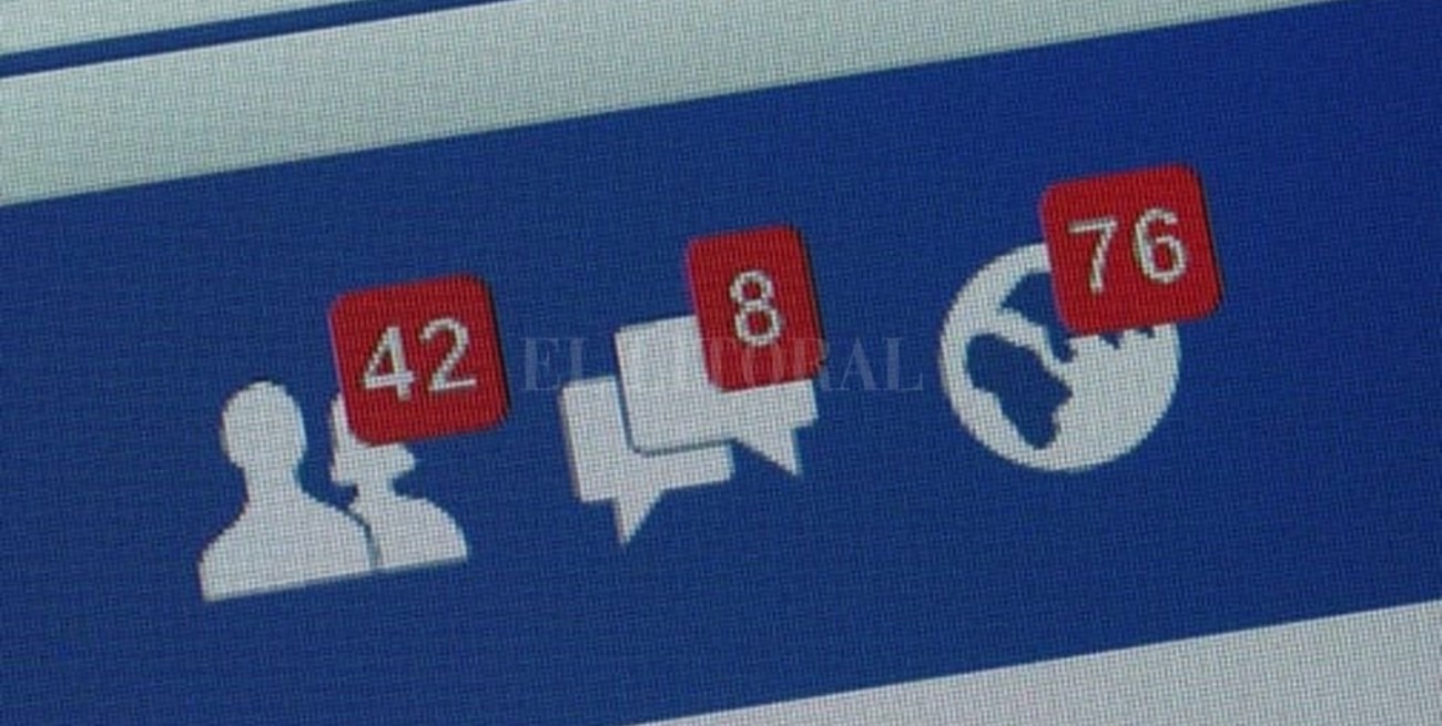 Facebook cambia su apariencia para usuarios web