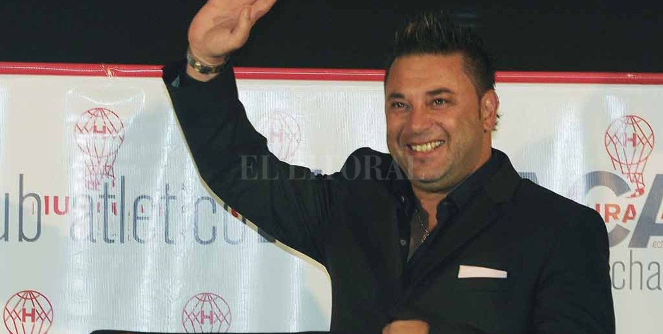 "Turco" Mohamed suena fuerte en Huracán