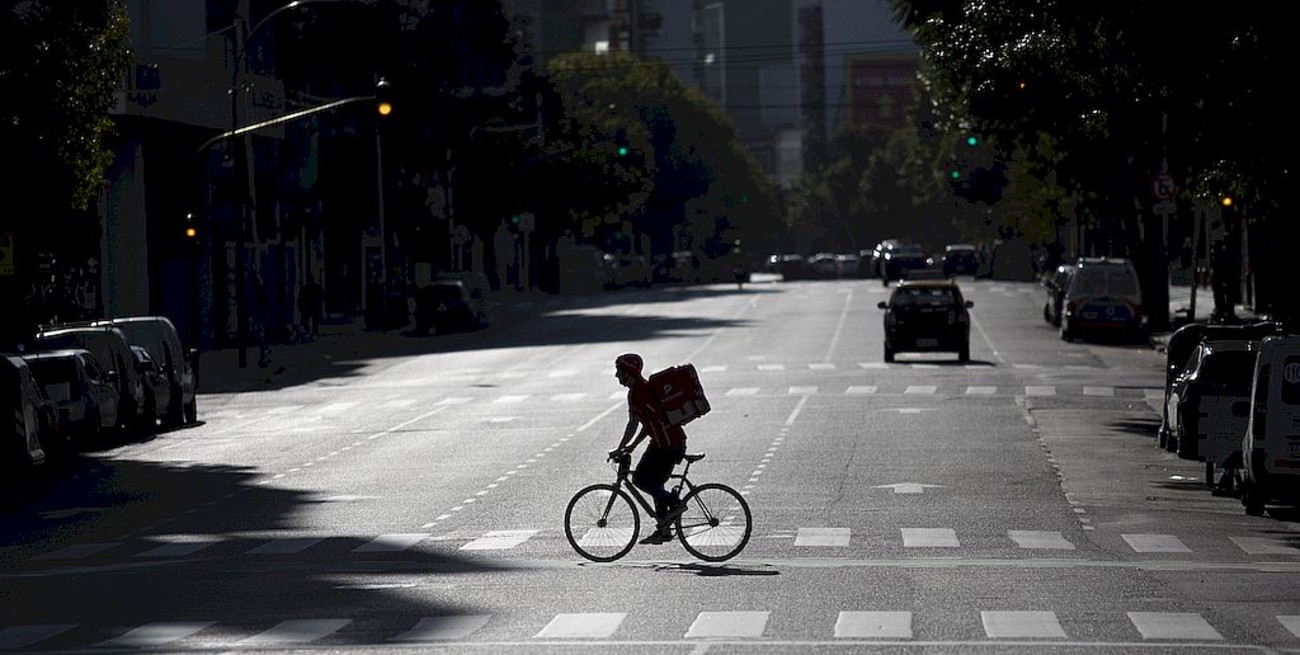 Coronavirus en Argentina: 105 fallecidos y 2.443 contagiados