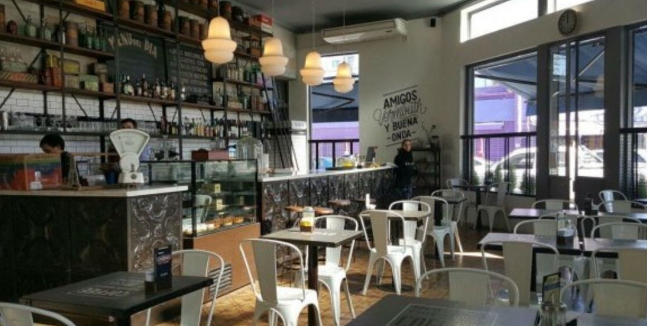 Enojo: un bar en Santa Fe no dejará entrar a los políticos en sus instalaciones