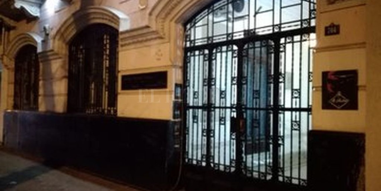 Balearon la fachada de un estudio jurídico en Rosario