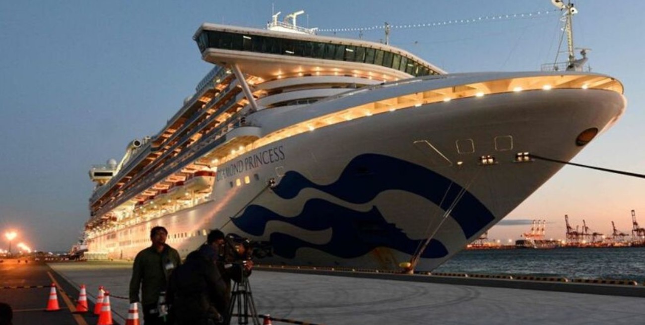 Tras descartarse casos de coronavirus, pasajeros del crucero desembarcaron en Camboya