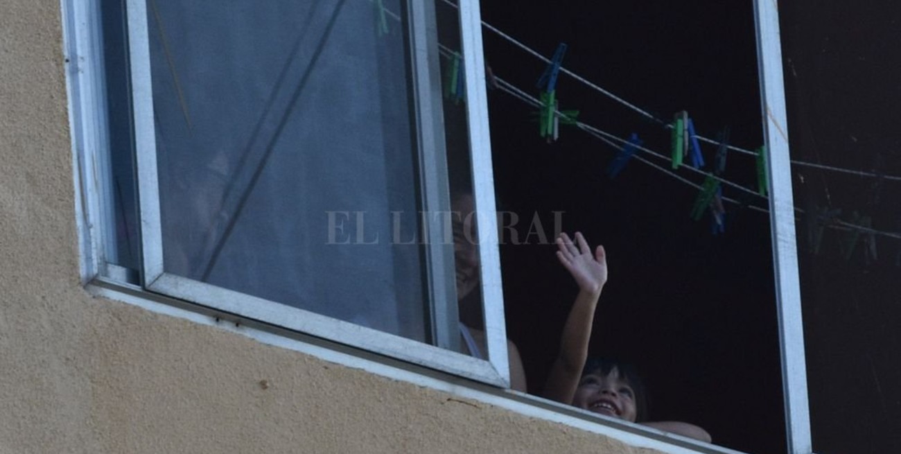 Ventanas abiertas, aplauso cerrado