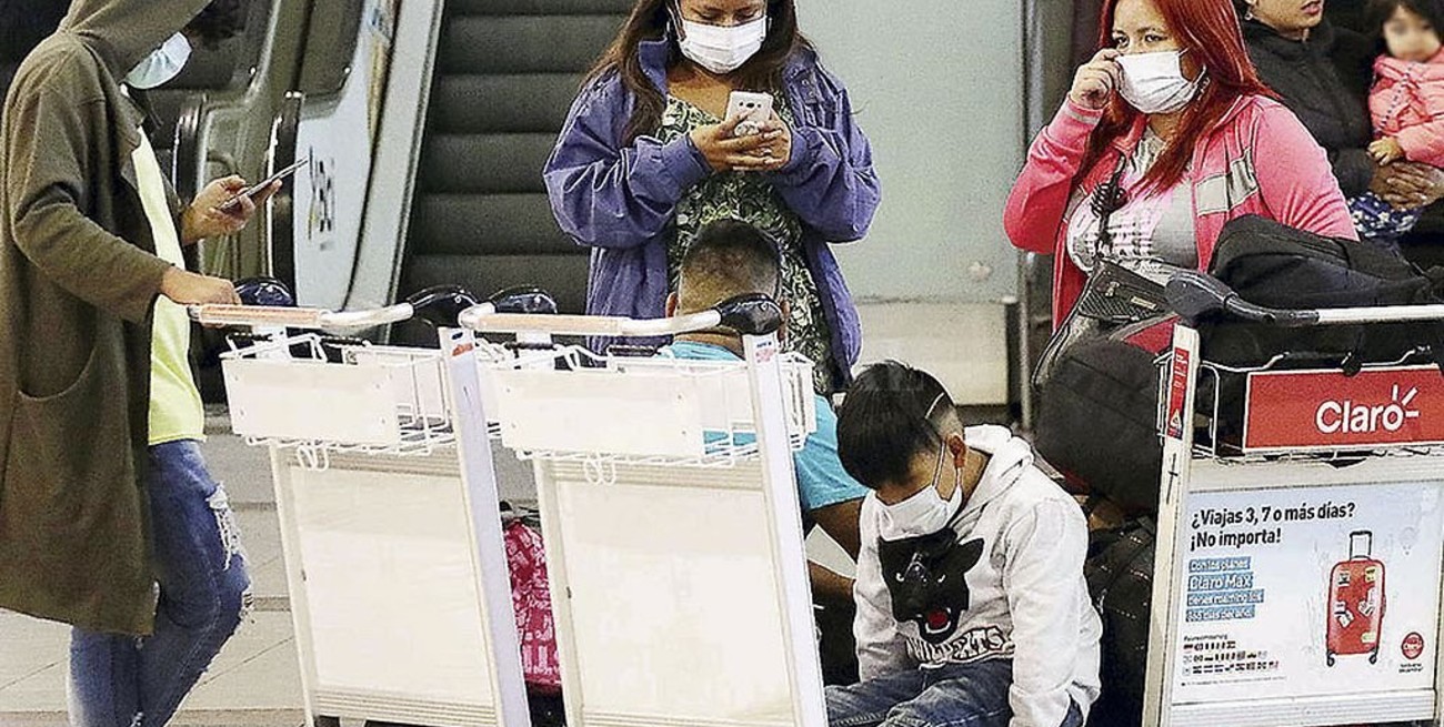 Coronavirus: farmacias chilenas alertan por falta de stock en barbijos