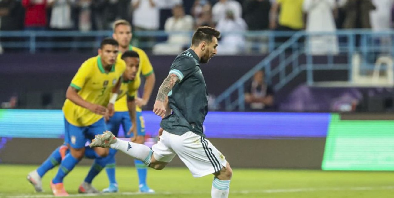 Con gol de Messi, Argentina derrotó a Brasil en Arabia Saudita