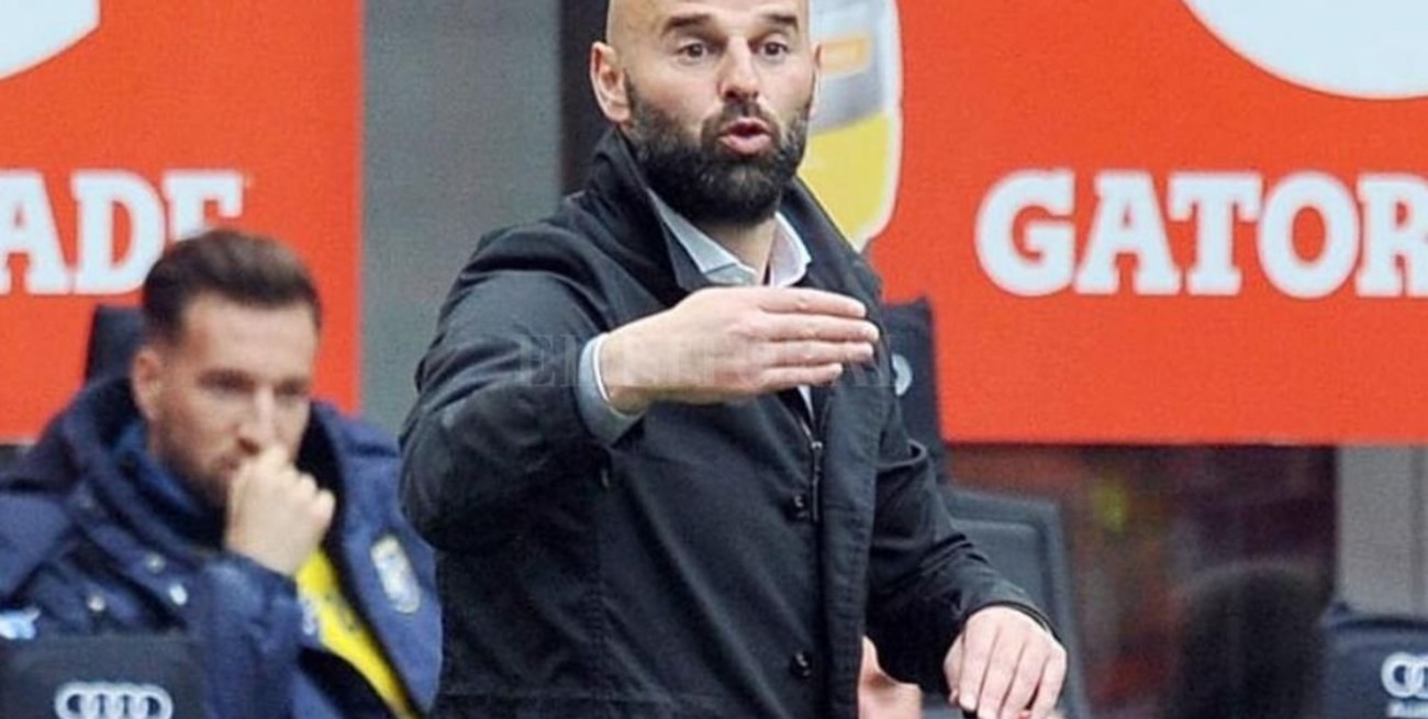 Un club italiano despidió a su entrenador por no aceptar bajarse el sueldo