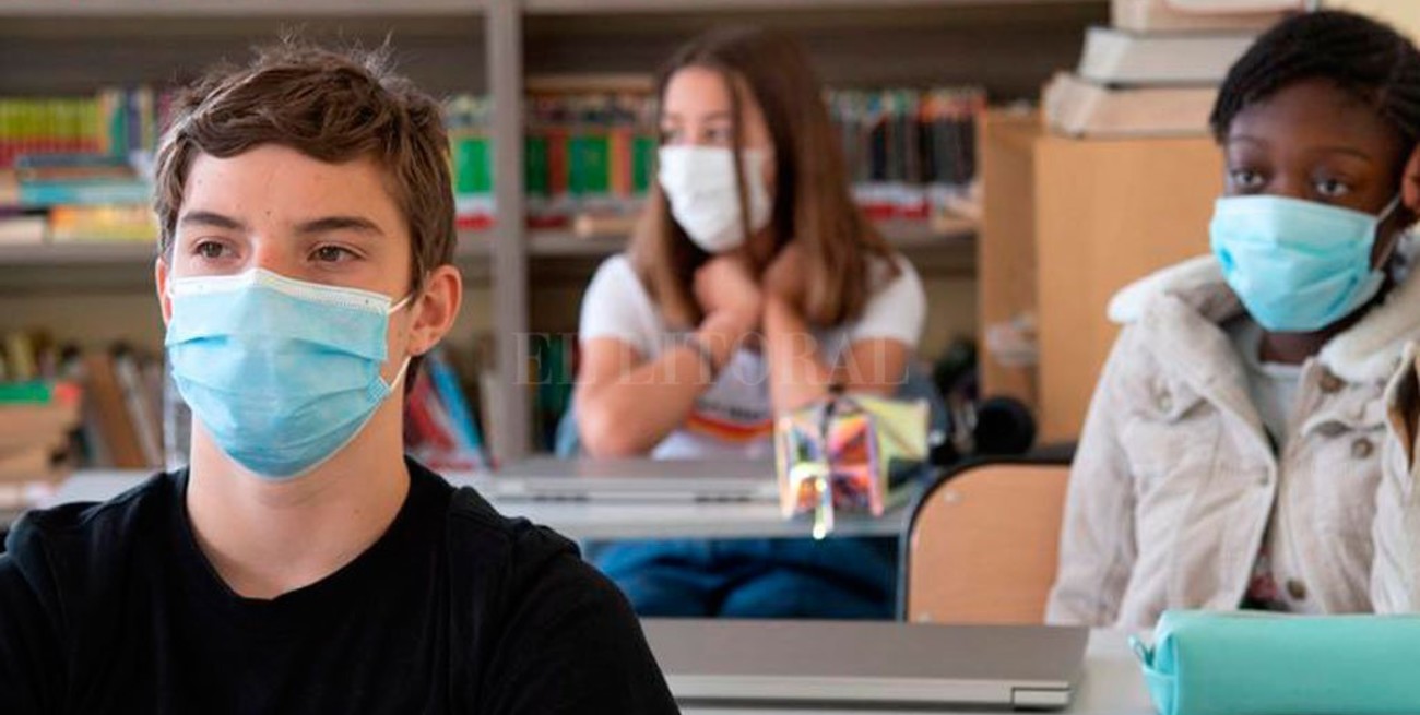 Francia debió cerrar más de 80 escuelas por casos de Covid-19