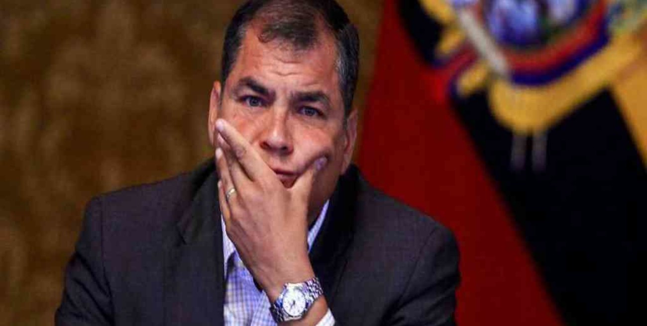 Emitieron una orden de captura contra el expresidente de Ecuador Rafael Correa
