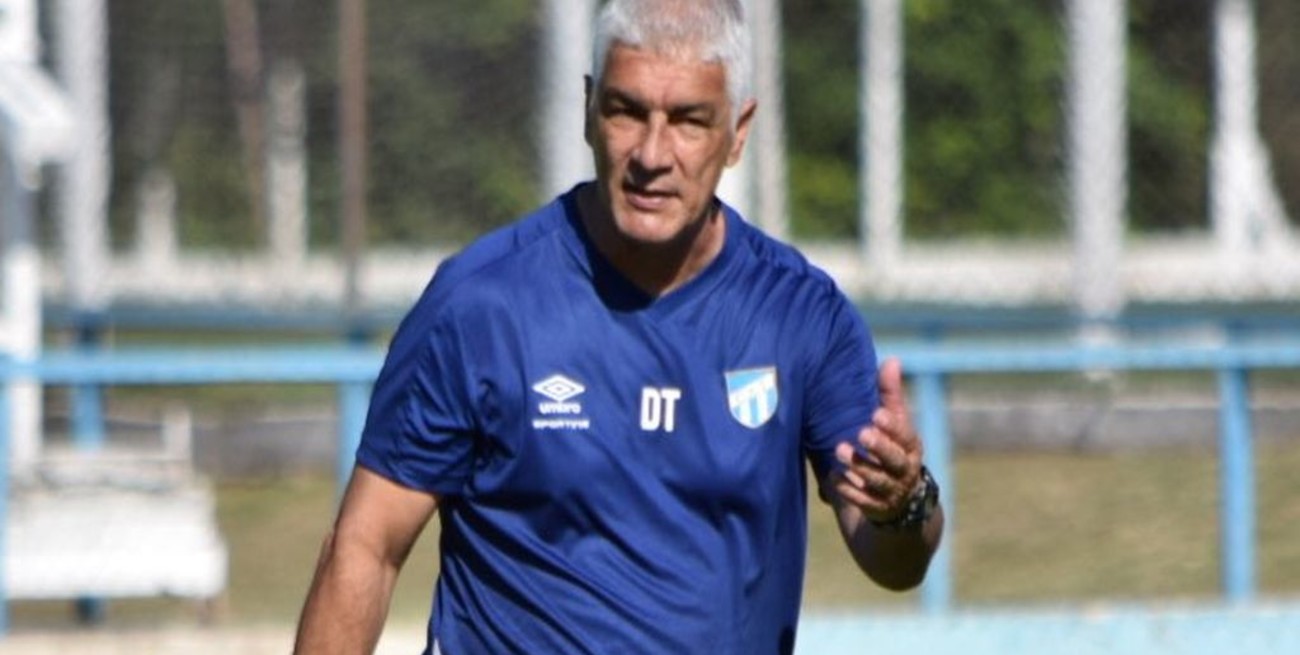 De Felippe expresó su deseo de contar con el "Pulga" Rodríguez: "Si se da la posibilidad, será bienvenido"