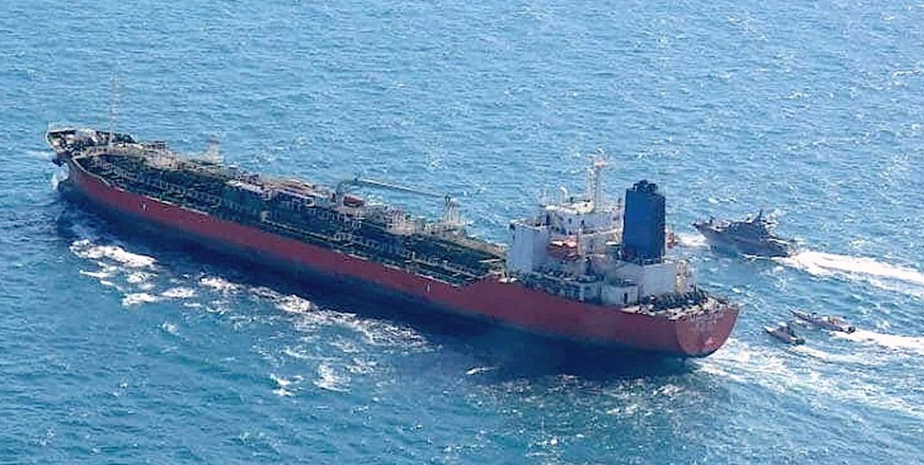 Irán capturó un buque petrolero extranjero en la entrada al golfo Pérsico