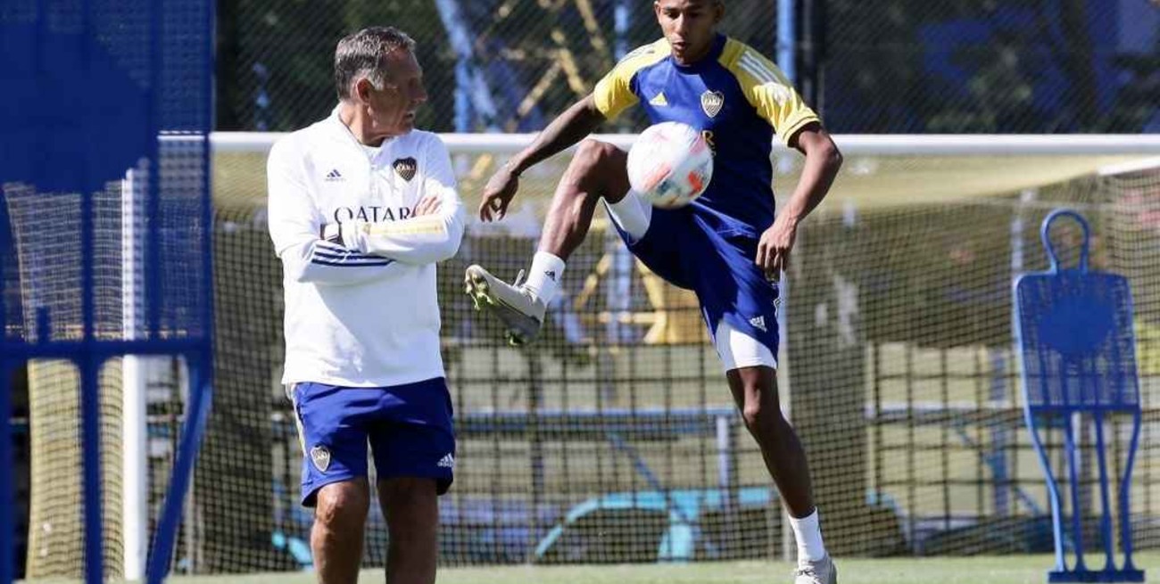 Boca busca refuerzos para darle tranquilidad a Russo  