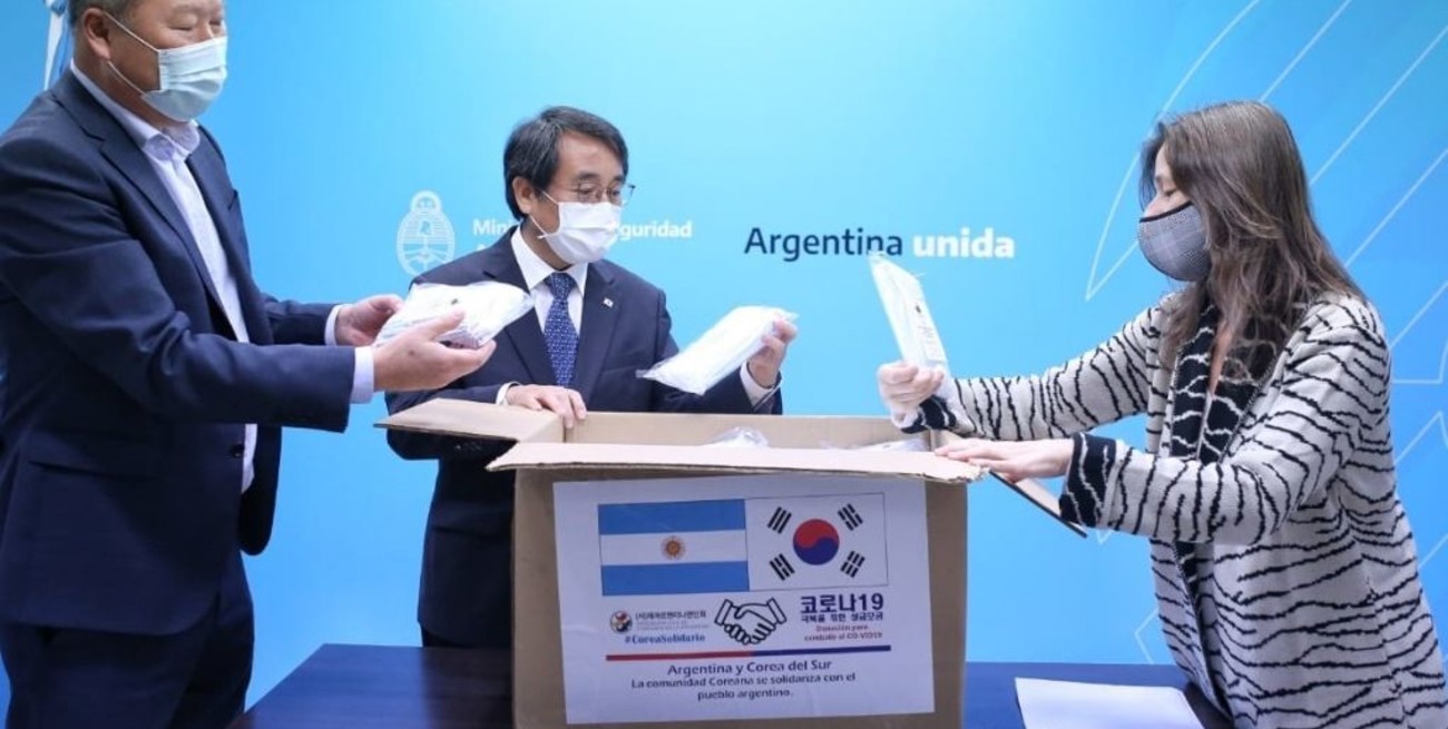 Corea donó 200 mil barbijos al país