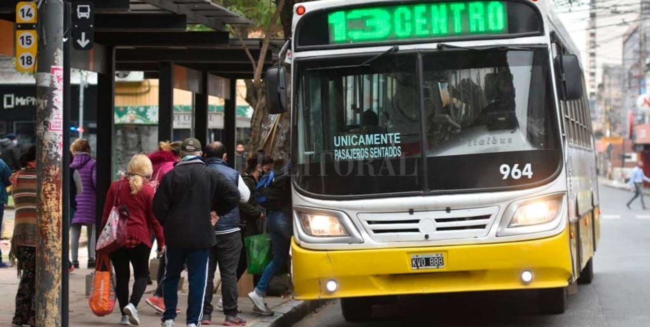 Colectivos en Santa Fe: sólo los urbanos y con usuarios sentados