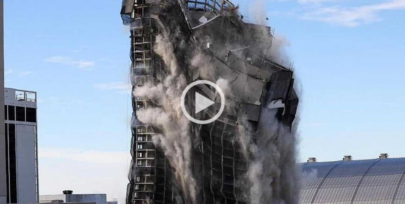 Video: demolieron el Trump Plaza Hotel and Casino