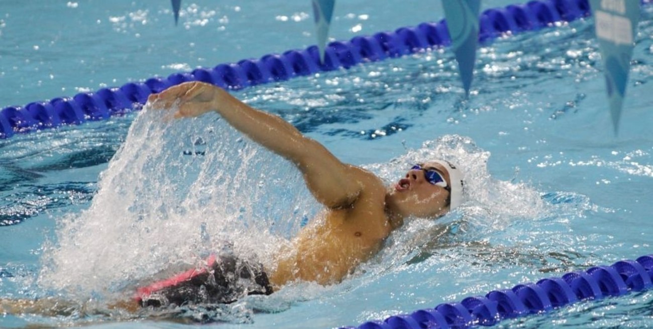 Juan Ignacio Méndez rompe récord argentino en 200 metros espalda
