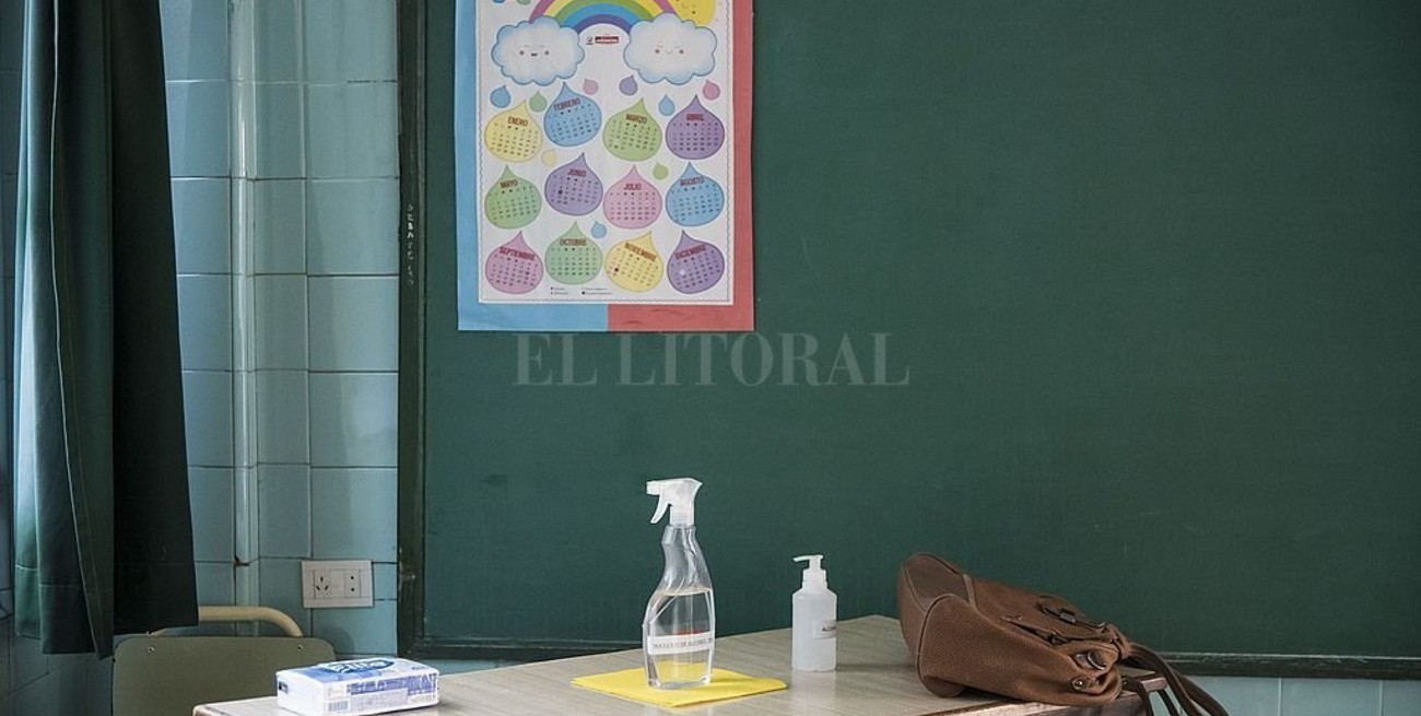 Definieron cinco etapas para el plan de vacunación a los docentes