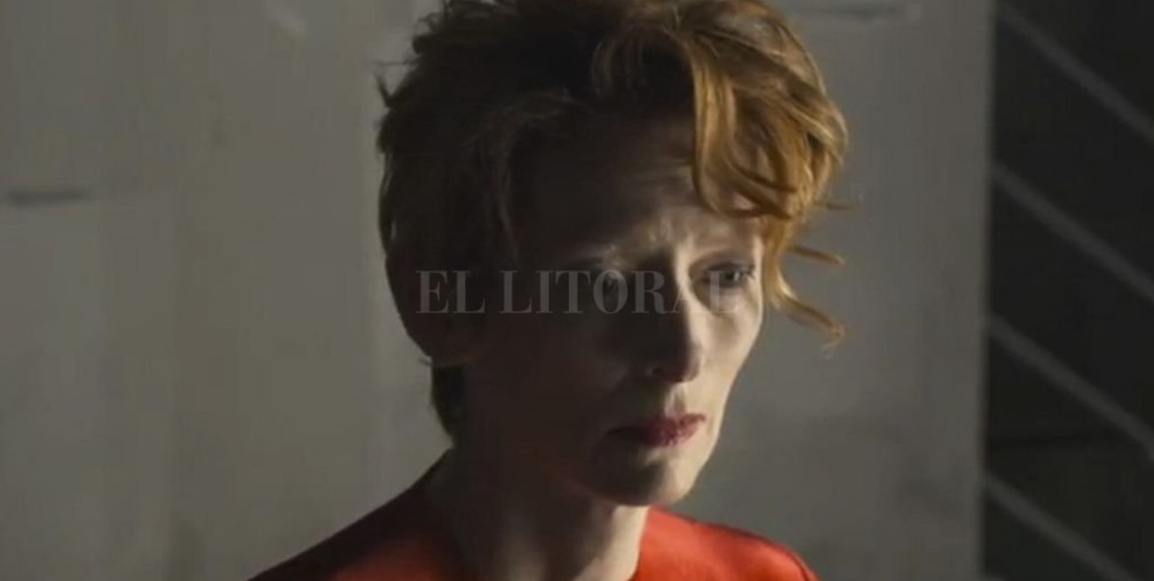 Almodóvar lanza un avance del corto protagonizado por Tilda Swinton