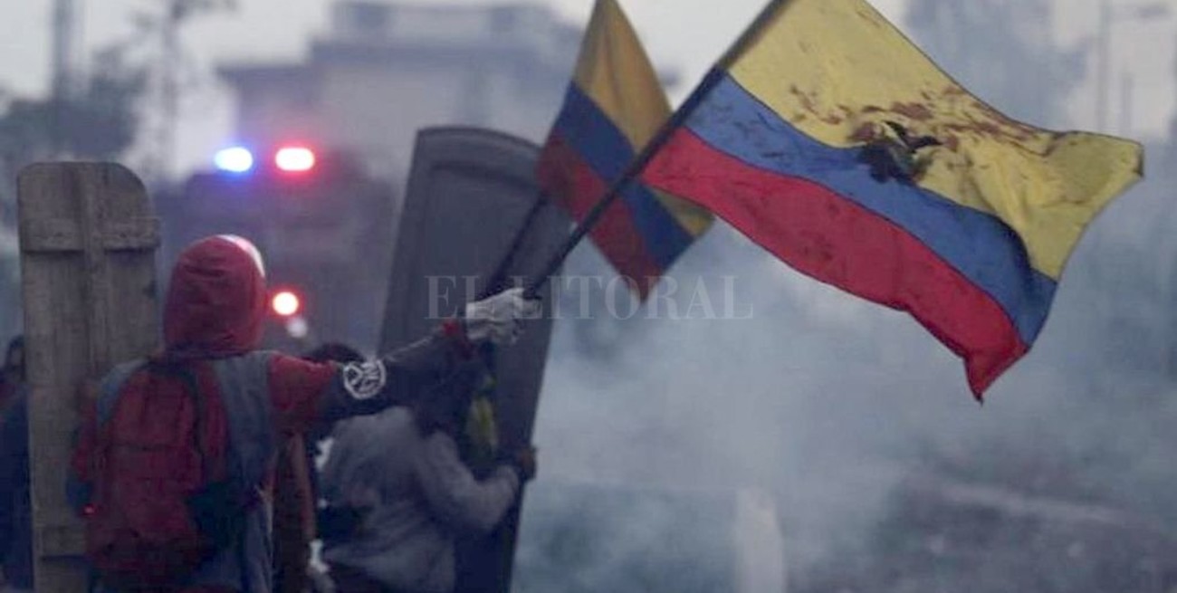 Un turista argentino fue detenido en Ecuador por violar el toque de queda