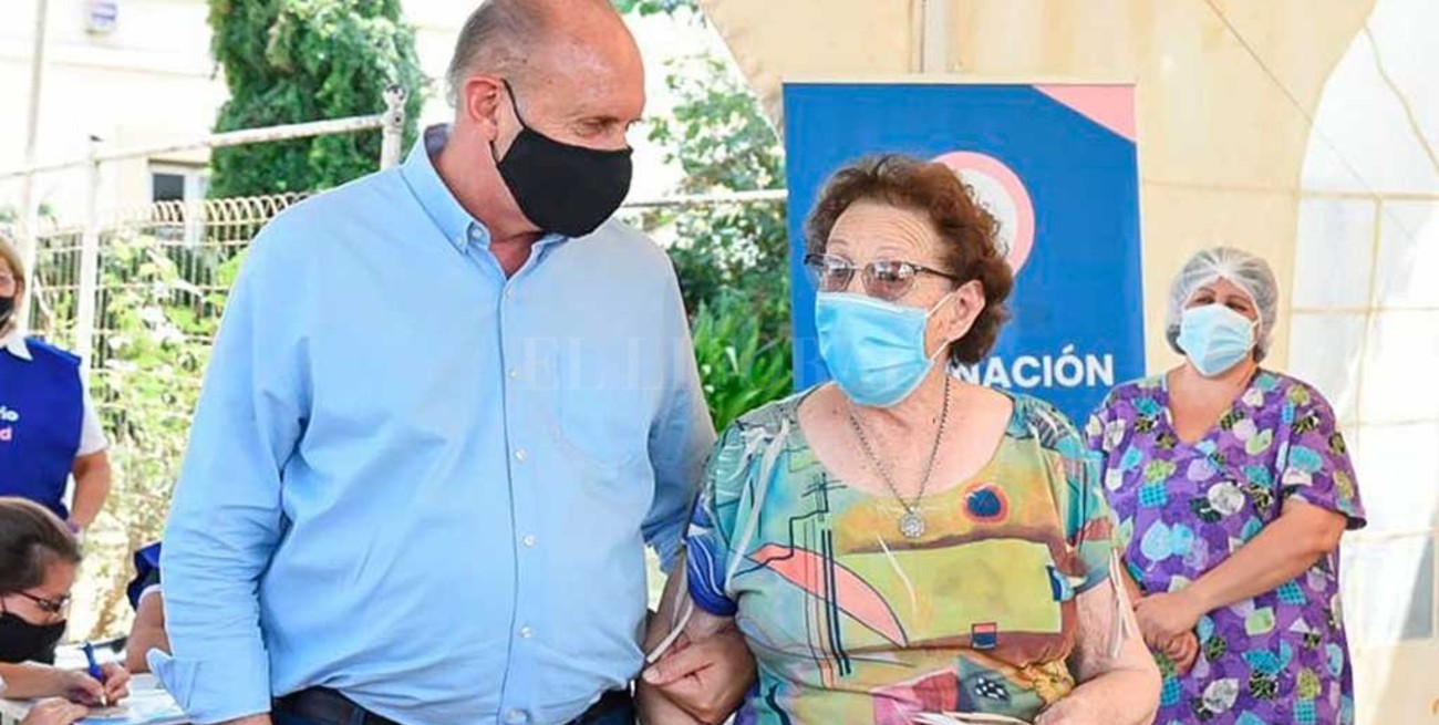 Perotti suspende su agenda porque operan a su madre