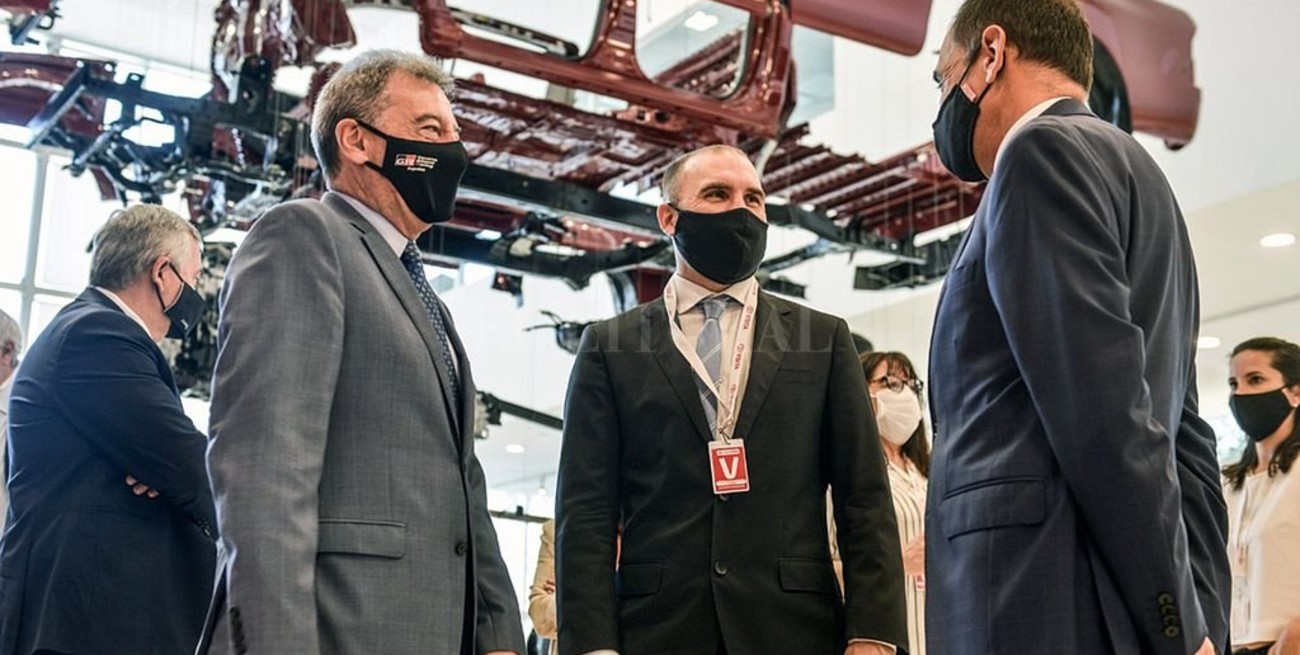 El gobierno modifica un programa para apuntalar la inversión y el consumo