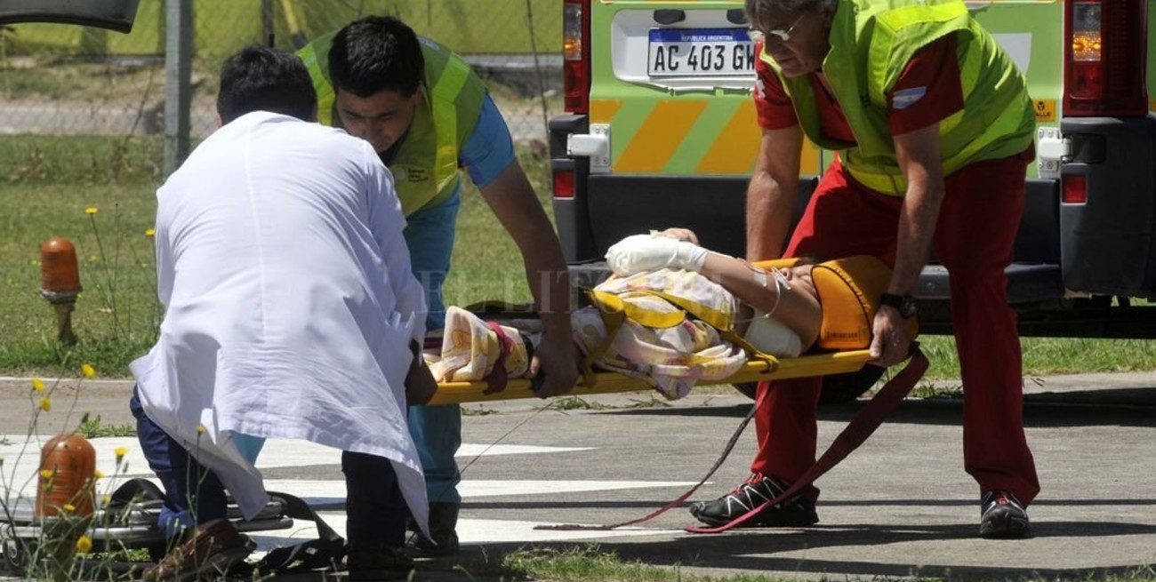 Vuelco en la ruta 2: en Chascomús se mantienen internados 27 niños y 5 adultos