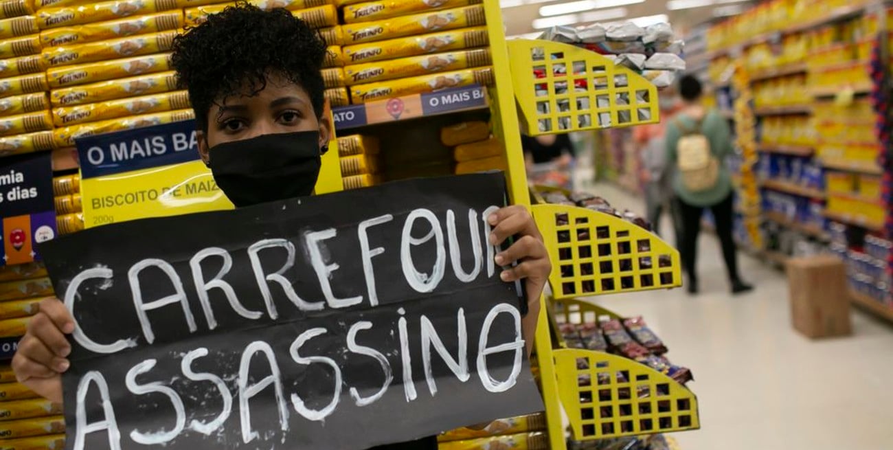 Detuvieron a una supervisora de Carrefour: la acusan de matar a un cliente negro